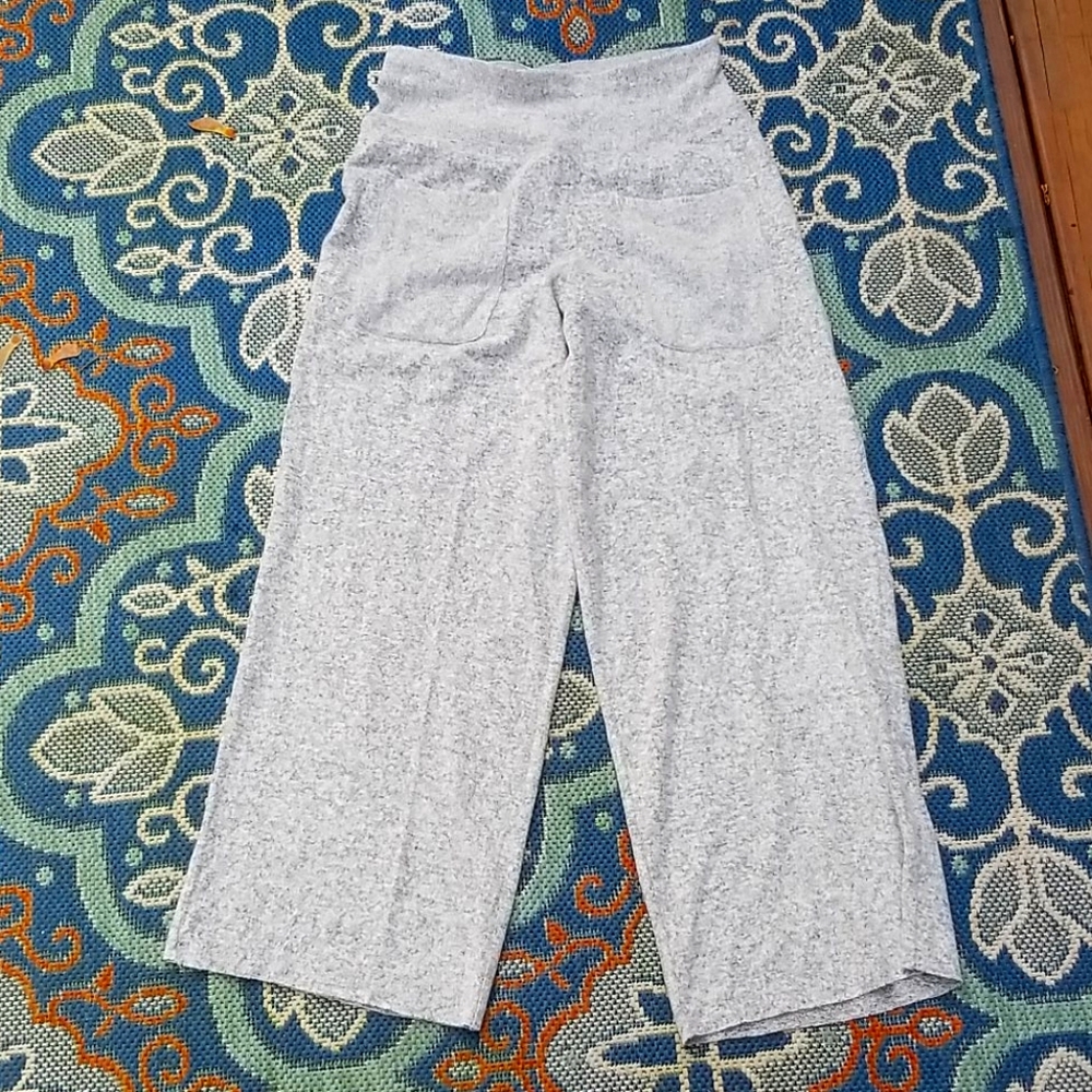 Betsy Johnson EUC Wide Leg Lounge Crop SOFT!!!